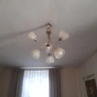 لوستر ۶ شعله و ۷ لامپ میخوره کاملا سالم تمام لامپ