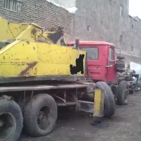 جرثقیل ۲۰ تن یونیک مدل ۱۹۷۶ و ماک جنگی