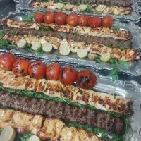 آشپز سیار  تشریفات مراسمی روزانه مهمانی هستم