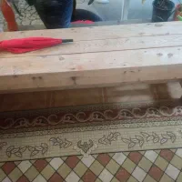 میز ودو عدد نیمکت چوبی سفارشی