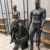 مانکن و آینه