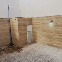 دو طبقه فروشی. گچین