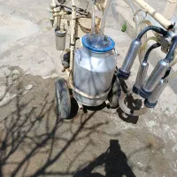 دستگاه شیردوش
