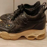 کتونی لژ دار