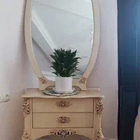 آیینه و کنسول