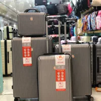 چمدان برندmr(طرح لاین)یک سال ضمانت کتبی نشکن بودن