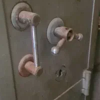 گاو صندوق کاوه