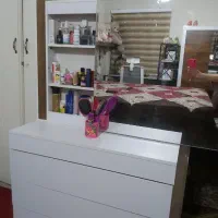 تخت دو نفره باکس دار کمد سه در و میز ارایش و پاتخت|تخت و سرویس خواب|تهران, آبشار تهران (دریاچه)|دیوار