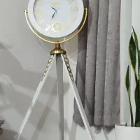 ساعت ایستاده