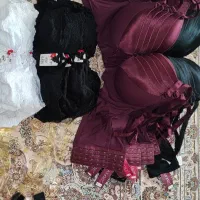 سوتین اسفنجی گنی و سوتین دکلته پشت نامرئی