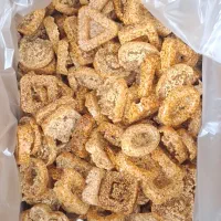 سوهان .پولکی عسلی مغزدار پر کنجد