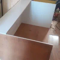 تخت خواب کنار مادر