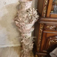 گلدان گل با پایه