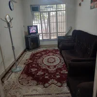 خانه حیاط دار همکف|اجارهٔ کوتاه‌مدت آپارتمان و سوئیت|شیراز, زند|دیوار