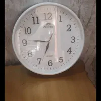 ساعت دیواری