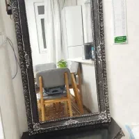آینه قدی و میز