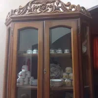 بوفه سه گوش که جاش کنج دیواره