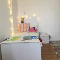 تخت کمد ویترین تشک نوزاد نوجوان|تخت و صندلی بچه|سنقر, |دیوار