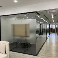 «تعمیر فوری درب شیشه سکوریت رگلاژ + یراق‌آلات