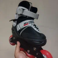 اسکیت کفشی مدل فراری با تمام لوازم محافظتی|دوچرخه، اسکیت، اسکوتر|نیشابور, شهرک رسولی|دیوار