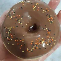 دونات و پیراشکی تازه با شکلات باراکات