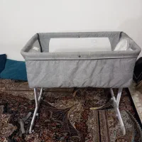 تخت کنار مادر سه کاره