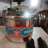 زود پز 8لیتری کاملا نو
