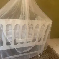 تخت کنار مادر ثابت و گهوار شو