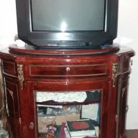 تلویزیون ۲۱سونی  ژاپن ومیز TV بوفه ای وصفحه گردون