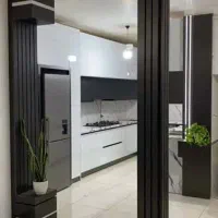 اجرای انواع کابینت ، کمد دیواری و ویترین مغازه