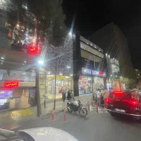 مغازه بر خیابان چهاردهم