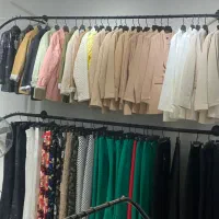 فروشنده پوشاک بانوان
