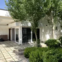 باغچه-750متری-ویلا-مدرن-مجموعه-ای-تهرانی-نشین