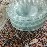 ظرف شیشه ای و چینی گل سرخ
