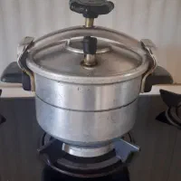 زودپز و ظروف پذیرایی