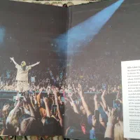 کتاب آدم معروف . کتاب.