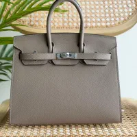 دنیای کیف زنانه