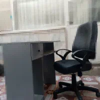میز صندلی کامپیوتر.