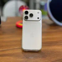 iPhone 17 pro white