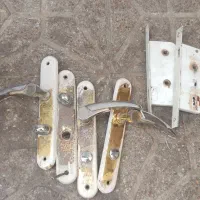 دستگیر در کارکرده مستعمل سرویس بهداشتی اتاق|لوازم سرویس بهداشتی|تهران, بریانک|دیوار
