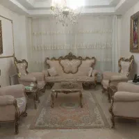 مبلمان کلاسیک راحتی استیل ۷نفره با میز عسلی