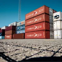 به یک کارآموز حوزه صادرات و واردات نیازمنیدم