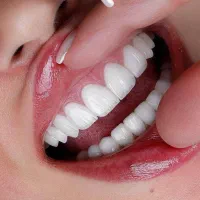 منشی مطب دندانپزشکی