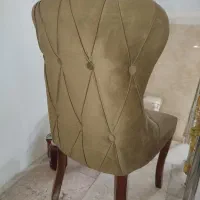 سه عدد صندلی چوبی