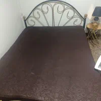 تخت دونفره فرفوژه مشکی طلایی