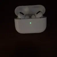 ایرپاد پرو بسیار تمیز-گوش چپ مشکل