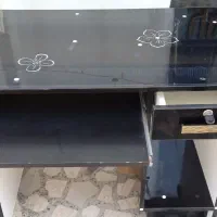 میز کامپیوتر و صندلی چرخ دار