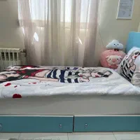 تختخواب و کمد کودک