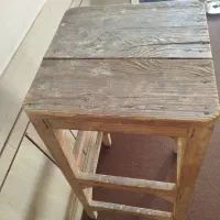 چهار ساده چوبی.