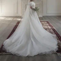 لباس عروس|لباس|ری, سرتخت|دیوار